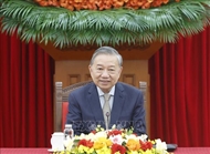 Party General Secretary holds phone talks with RoK President